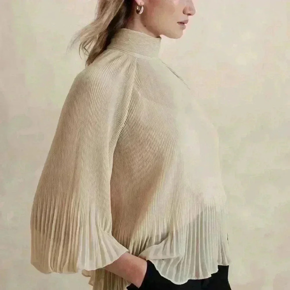 Banana Republic PLEATED VOLUME-SLEEVE BLOUSE - Picture 3 of 4